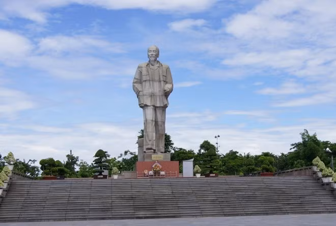 Bo Van hoa lay y kien xay 14 tuong dai Bac Ho