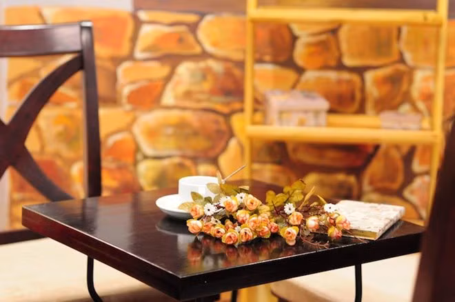 Luth Cafe (Lý Tự Trọng, quận 1) với diện tích khoảng 40 m2 phù hợp cho những ai muốn thả mình trong những khoảng lặng "tôi đi tìm tôi" hay những phút trút lòng với người bạn thân nhất. Ảnh: Luth.