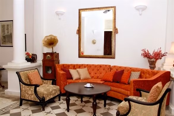 Cafe MonPERE (Tôn Đức Thắng, quận 1) vốn là một biệt thự Pháp chuyển công năng thành quán cà phê. Quán mang đậm kiến trúc Đông Dương những năm đầu thế kỷ 20, phảng phất hơi hướng đương đại. Ảnh: MonPERE.