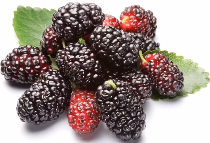 Dâu: Dâu làm tăng hb theo 2 cách: chứa sắt và giàu vitamin C giúp cơ thể hấp thụ sắt tốt hơn.