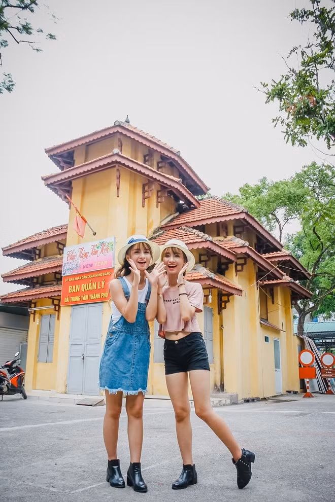 Hiện tại, cả hai cố gắng từng ngày để đi theo con đường nghệ thuật tại Hải Phòng.