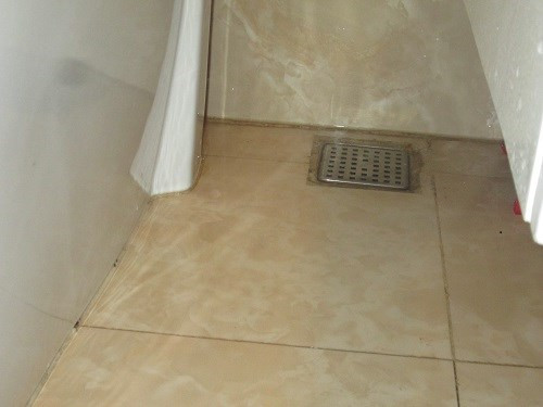 Cu dan keu troi vi chung cu Golden Land hu hong dang so-Hinh-5