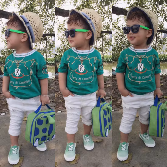 Bé Cừu được thử sức với rất nhiều phong cách thời trang khác nhau và chị Lệ Huyền - mẹ của bé chính là stylist. Có lẽ được làm quen với ống kính từ khi còn rất nhỏ tuổi nên Cừu tạo dáng không kém gì những người mẫu chuyên nghiệp.