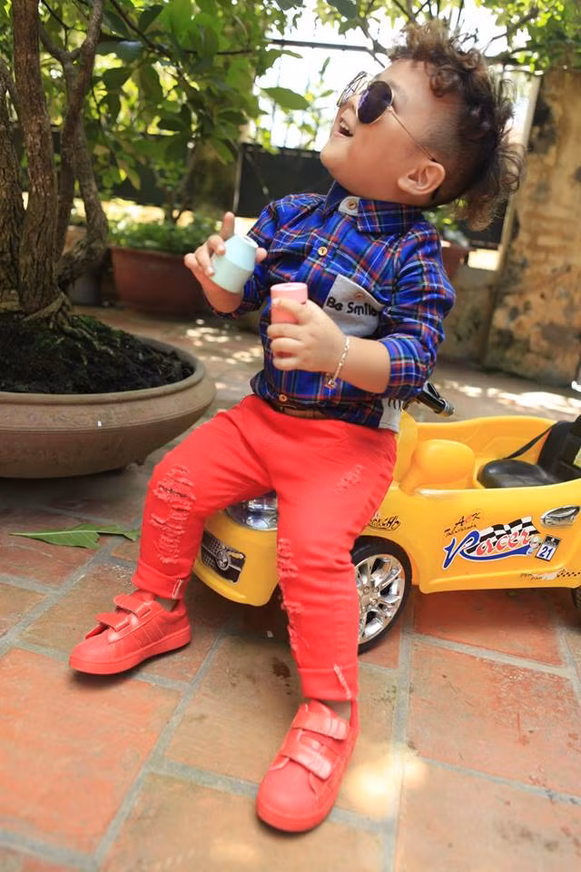 "Hot boy nhí" mang tên Cừu bánh bao