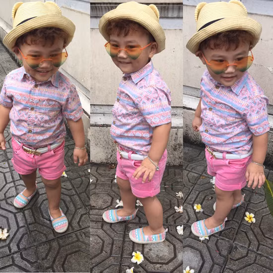 Với bộ sưu tập khủng bao gồm gần 100 đôi giày, 60 chiếc kính và rất nhiều túi xách, ba lô, mũ... Cừu được ví như "đại gia nhí sành điệu". Cừu rất thích thú với những bộ trang phục xinh đẹp khi được diện lên người. Ngay từ nhỏ "hot boy nhí" đã được gia đình chăm chút cho rất cẩn thận.