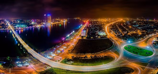 Đường cong sông Hàn. Ảnh: Lê Quang Thiện.