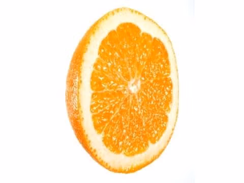 5. Cam: Cam cũng rất giàu vitamin C - một hợp chất có tác dụng như chất chống oxy hóa, tăng cường sức đề kháng của cơ thể. Giống như chanh, cam còn chứa limonoids - một chất giúp kích hoạt quá trình giải độc cơ thể.