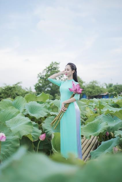 Nữ sinh xứ Tuyên từng tham gia nhiều cuộc thi sắc đẹp và giành được nhiều danh hiệu.