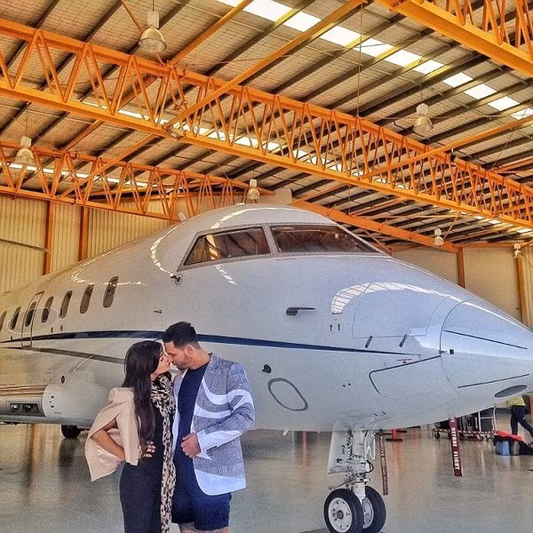 Cặp vợ chồng mới cưới hạnh phúc bên chuyên cơ riêng trước tuần trăng mật. Chia sẻ trên Telegraph, Salim Mehajer cho biết, anh không quan tâm đến những án phạt mình sẽ phải nhận vì hành vi có phần ngông cuồng. "Cứ để cảnh sát làm những gì họ muốn. Việc quan trọng nhất với tôi bây giờ là tận hưởng cuộc sống bên cạnh Aysha", anh nói.