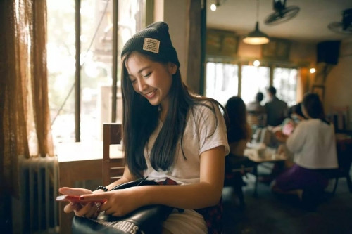 Bên cạnh đó, có mặt trong cuộc thi sắc đẹp, Hà Anh còn chia sẻ thêm rằng không chỉ chú trọng về nhan sắc mà còn chuẩn bị những kiến thức về xã hội nữa.