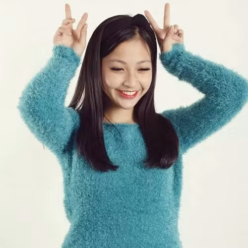 Chia sẻ về quan niệm sống, Hà Anh cho biết: “Quan niệm sống của mình là đừng đánh mất niềm tin vào bản thân mình, chỉ cần tin mình có thể làm được là bạn lại có lý do để cố gắng thực hiện điều đó”.