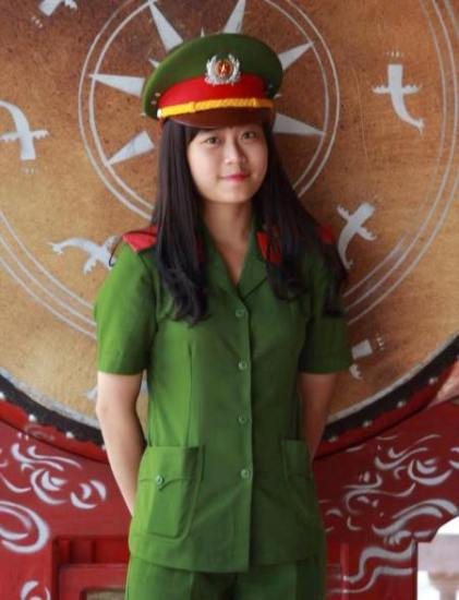 Hiện tại, Dạ Ngân đang là Phó Bí thư Đoàn lớp B5 - Chuyên ngành Kỹ thuật hình sự - Học viện Cảnh sát Nhân dân.