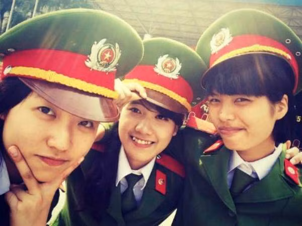 Từ nhỏ Linh ước mở một quán cafe miễn phí và trở thành một nữ cảnh sát giỏi trong tương lai.