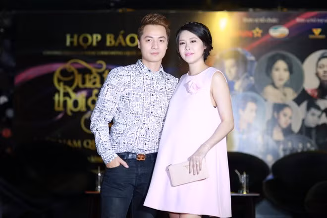 Chiều 19/8, vợ chồng Đăng Khôi có mặt tại Hà Nội để tham gia buổi họp báo giới thiệu đêm nhạc Việt Nam quê hương tôi do công ty riêng của nam ca sĩ hỗ trợ sản xuất. Bên cạnh nhiệm vụ này, giọng ca "Cô bé mùa đông" cũng góp mặt trong đêm nhạc với tư cách ca sĩ.