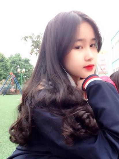 Nữ sinh có sở thích: Đọc truyện, xem phim và hát.