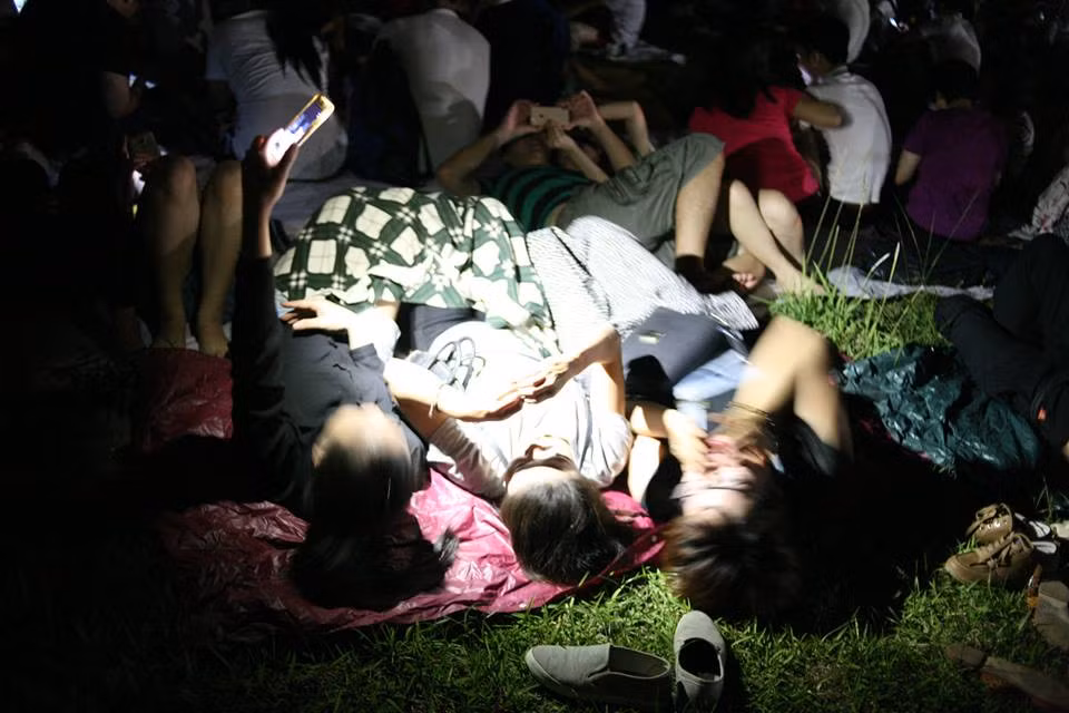 Gioi tre dung leu cho don hien tuong mua sao bang-Hinh-2