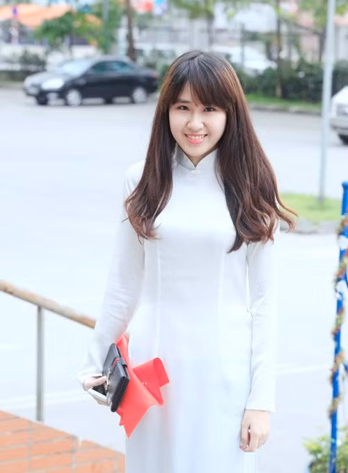 Tốt nghiệp THPT, Mai Ngọc quyết định nộp hồ sơ vào trường ĐH Bryn Mawr (Mỹ) vì thấy trường đó phù hợp với mình.