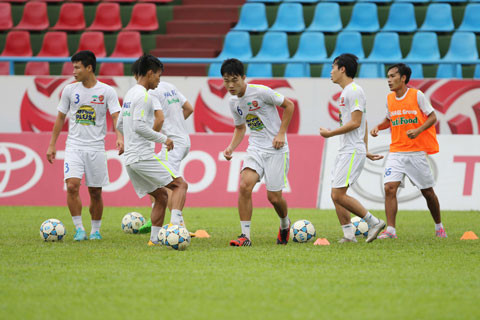 Trong khi đó, Than Quảng Ninh cũng háo hức không kém vì được trở lại tập luyện ở sân chính Cẩm Phả sau hơn một tuần phải tập nhờ trong nhà thi đấu.