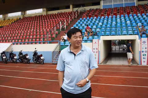 Phó trưởng BTC giải Nguyễn Văn Mùi có mặt tại Cẩm Phả từ chiều ngày 3/8 và theo đánh giá của ông thì mặt sân Cẩm Phả đã đảm bảo chất lượng cho trận đấu ngày 5/8.