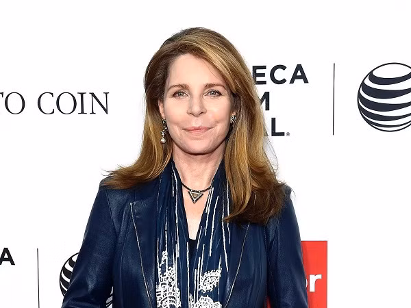 Sau khi vợ qua đời, Slim bị đồn có quan hệ với Nữ hoàng Jordan Noor al-Hussein. Chồng của nữ hoàng Jordan Noor al – Hussein và bà Soumaya qua đời vào hai ngày gần nhau năm 1999. Khoảng 10 năm sau, các báo đưa tin Slim và Nữ hoàng Jordan có mối quan hệ bí mật. Dù vẫn nắm quyền kiểm soát các công ty nhưng Slim đã chuyển phần lớn trách nhiệm cho 3 con trai là : Carlos, Marco Antonio và Patrick cùng con rể Arturo Elias Ayub.