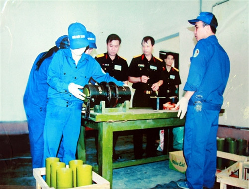 Chuyen it biet ve dan phao ban mung Quoc khanh 2/9-Hinh-2