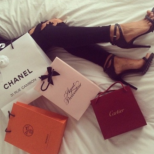 Cac tieu thu Dubai khoe cuoc song xa hoa tran ngap Instagram