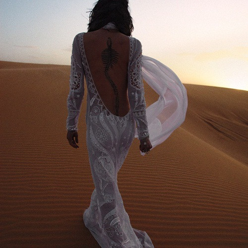 Những bộ váy điệu đà, sang trọng.