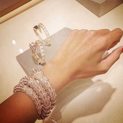 Những đồ trang sức đắt tiền.