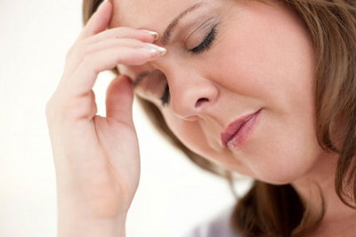 Nhưng trong trường hợp nghiêm trọng, bạn vừa thay đổi thói quen đi tiểu, lại có máu trong nước tiểu, kèm theo cảm giác đau buốt khi tiểu tiện thì bạn phải đi khám luôn.