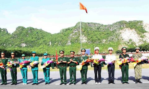 Sau khi nghe chỉ huy các đơn vị báo cáo tóm tắt kết quả thực hiện nhiệm vụ A70 của các lực lượng, Thượng tướng Phương Minh Hòa ghi nhận và biểu dương tinh thần đoàn kết, chủ động khắc phục khó khăn, nhiệt tình, trách nhiệm trong thực hiện nhiệm vụ của các lực lượng.