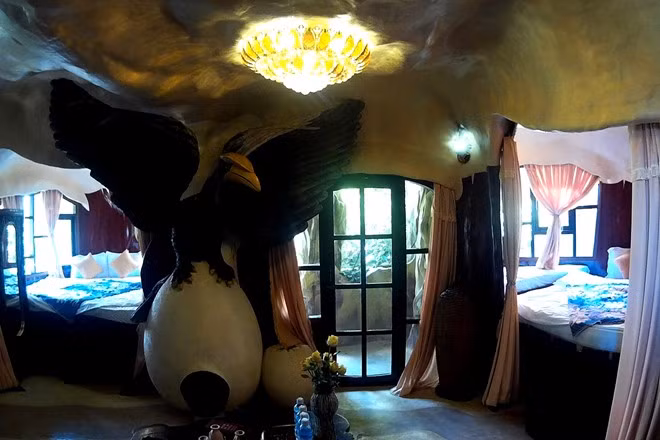 Một số phòng có sức chứa đến 6 người. Thiết kế nội thất phòng tắm độc đáo.