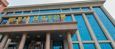 Bi an dich vu ngan hang o Trieu Tien-Hinh-2