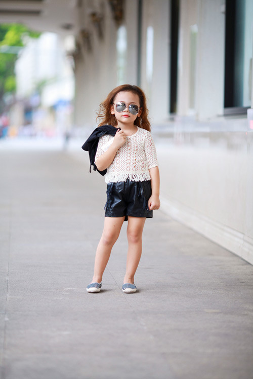 Gương mặt lạnh lùng nhưng vô cùng đáng yêu.