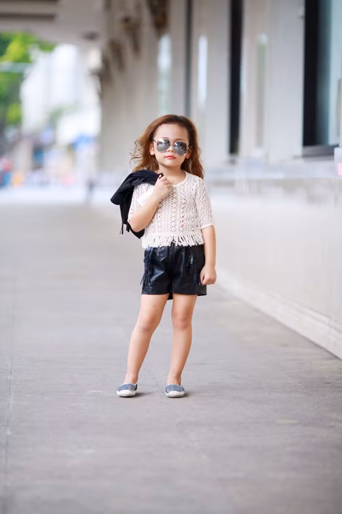 Gương mặt lạnh lùng nhưng vô cùng đáng yêu.