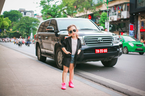 Những món đồ được phối sinh động, đem lại sự vui tươi, hồn nhiên cho mẫu nhí.