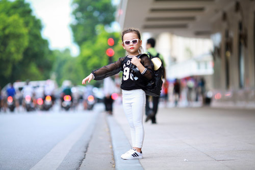 Mẹ của Nam Phương cho hay, ngay từ nhỏ bé đã rất thích chụp ảnh, tạo dáng theo các ngôi sao trên ti vi.