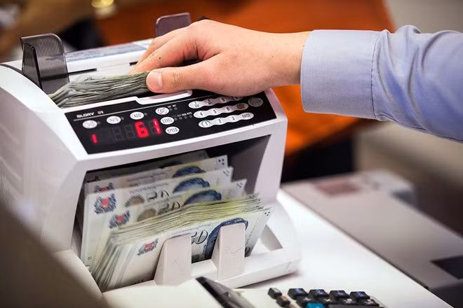 2. Đôla Singapore. Giá trị xuất khẩu sang Trung Quốc năm 2012: 43,91 tỷ USD. Tỷ lệ trong tổng giá trị xuất khẩu năm 2012: 10,75%. Ảnh: Bussiness Times.