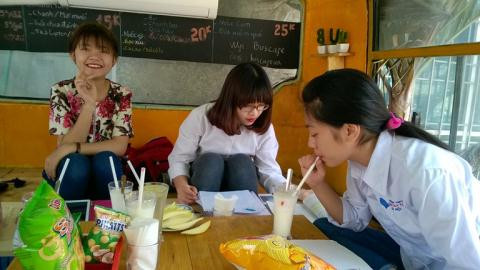 Quán có rất nhiều đồ uống phù hợp với khẩu vị của các bạn trẻ.