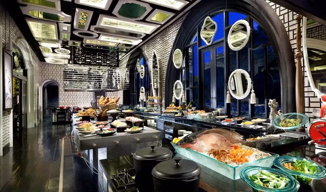 Ẩm thực hấp dẫn: Việt Nam được đánh giá là một trong những quốc gia có nền ẩm thực độc đáo và tuyệt vời nhất thế giới. Ảnh: InterContinental Danang Sun Peninsula Resort.