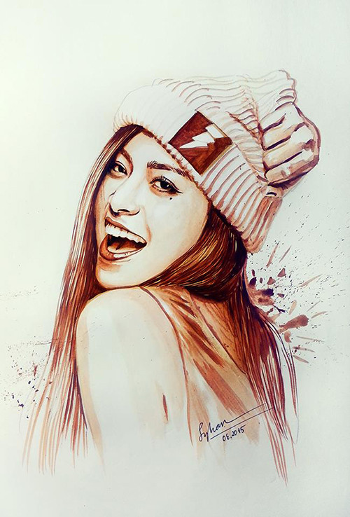 Sỹ Trần chia sẻ khó khăn lớn nhất khi vẽ chân dung ký họa là cảm xúc. Cảm xúc của nhân vật là điều khó nhất để diễn tả. Ví dụ một nụ cười tươi nếu không cảm nhận tốt sẽ trở thành một nụ cười gượng. Trong ảnh là ca sỹ Hoàng Thùy Linh.