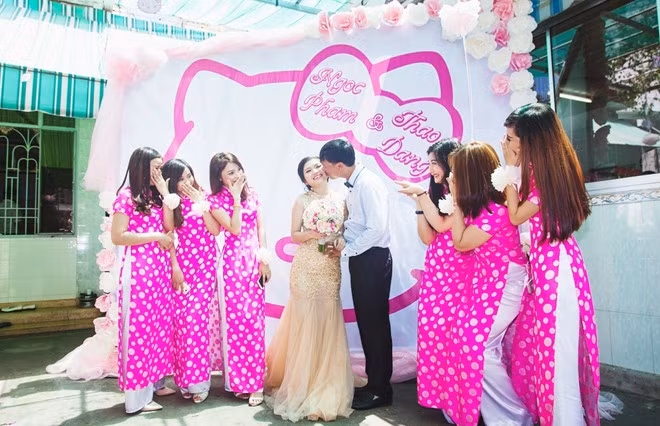 Le an hoi phong cach Hello Kitty tai Binh Duong gay sot