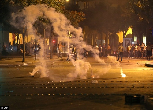 Chet dung vi nu phong vien bi tan cong, xe quan ao-Hinh-4