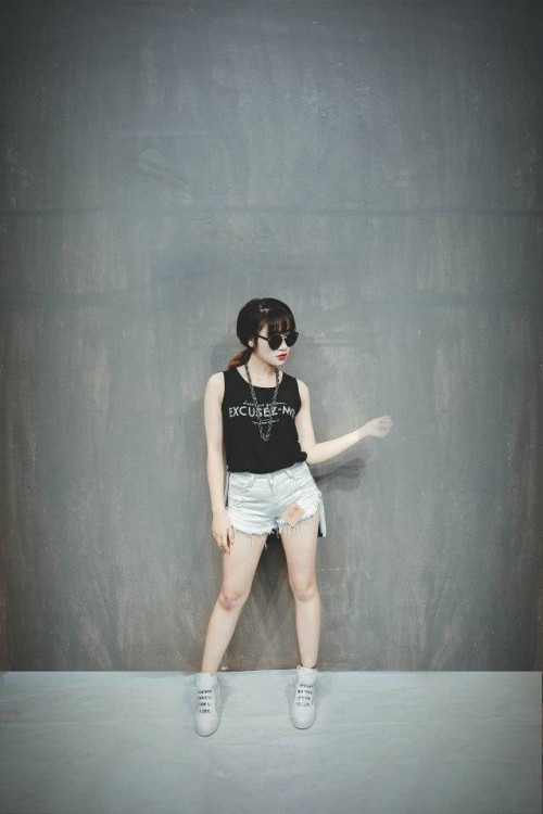 Khi PV đặt câu hỏi, nhiều người nhận nhầm bạn là hot girl Vân Navy bạn cảm thấy thế nào, cô bạn chia sẻ rằng: “Lúc đầu mình cũng cảm thấy hay hay vì mọi người nhận nhầm về diễn viên mình yêu thích. Đặc biệt, khi ở đám đông thì cũng hay được mọi người chú ý đến. Tuy nhiên nhiều người nhận nhầm quá nên mình mới cảm thấy mình như cái bóng của chị ấy nên mình muốn làm chính mình hơn”.