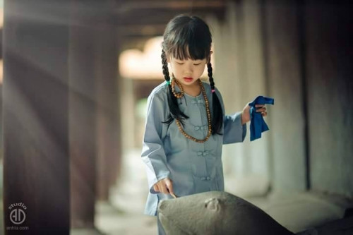 Hình ảnh đẹp của một Phật tử nhỏ tuổi.