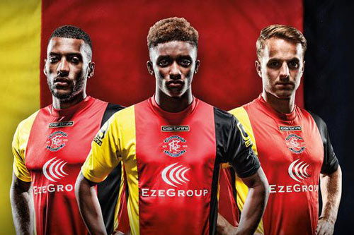 4. Áo sân khách của Birmingham City (Anh).