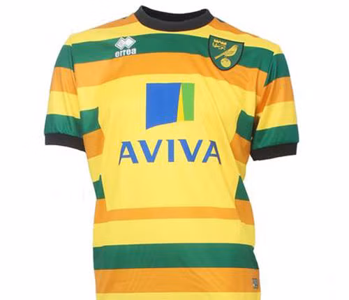 7. Áo sân khách số 2 của Norwich City (Anh).