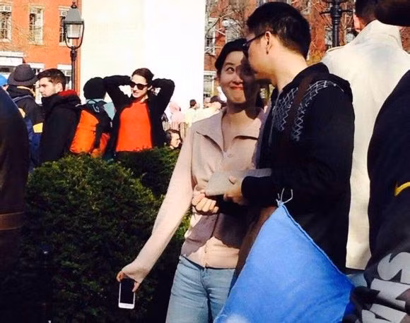 Mặc dù hơn nhau đến 19 tuổi, nhưng ai cũng cho rằng họ rất đẹp đôi.