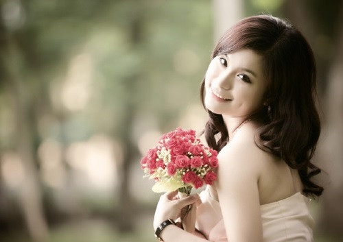 Nhìn lại chặng đường 5 năm học Bách khoa, nhớ lại khoảnh khắc đăng quang Hoa khôi 2010, nữ sinh ngày nào không giấu nổi sự bồi hồi, xúc động: “Đó là lần đầu tiên trong cuộc đời mình tự tin tham gia một cuộc thi sắc đẹp như vậy. Cuộc thi ấy đã tạo tiếng vang và khẳng định con gái Bách khoa không phải “củ sắn lùi”.