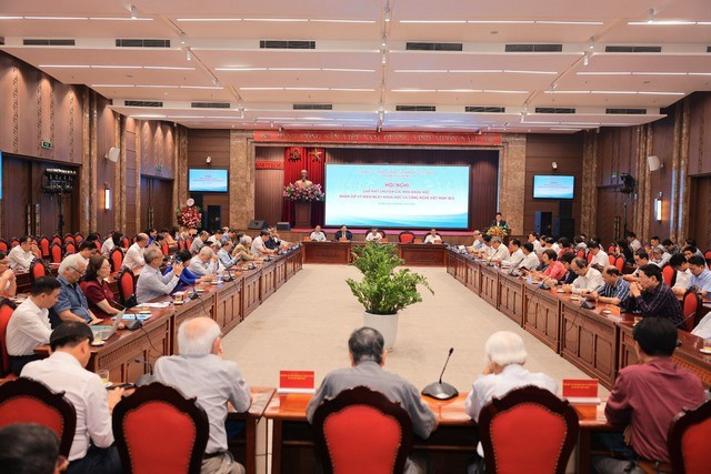 Chu tich VUSTA Phan Xuan Dung; Can tin tuong, tao dieu kien de tri thuc cong hien-Hinh-4