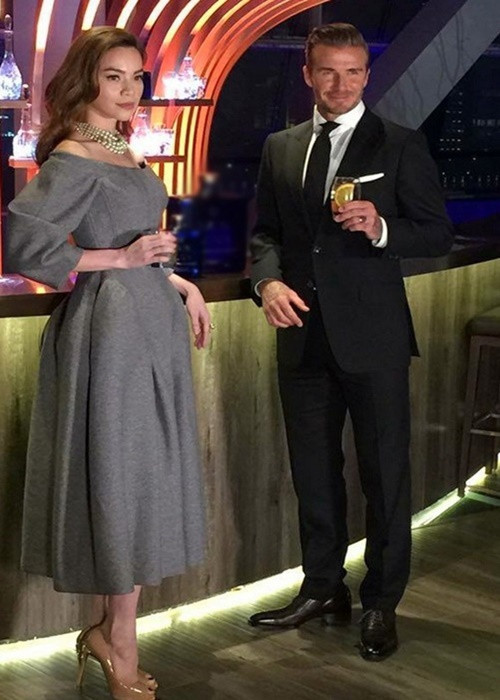 Ngoài Angelababy, nhiều mỹ nhân Việt cũng chung khung hình với David Beckham. Hồ Ngọc Hà là một trong số đó. Ảnh: Đời Sống Pháp Luật.